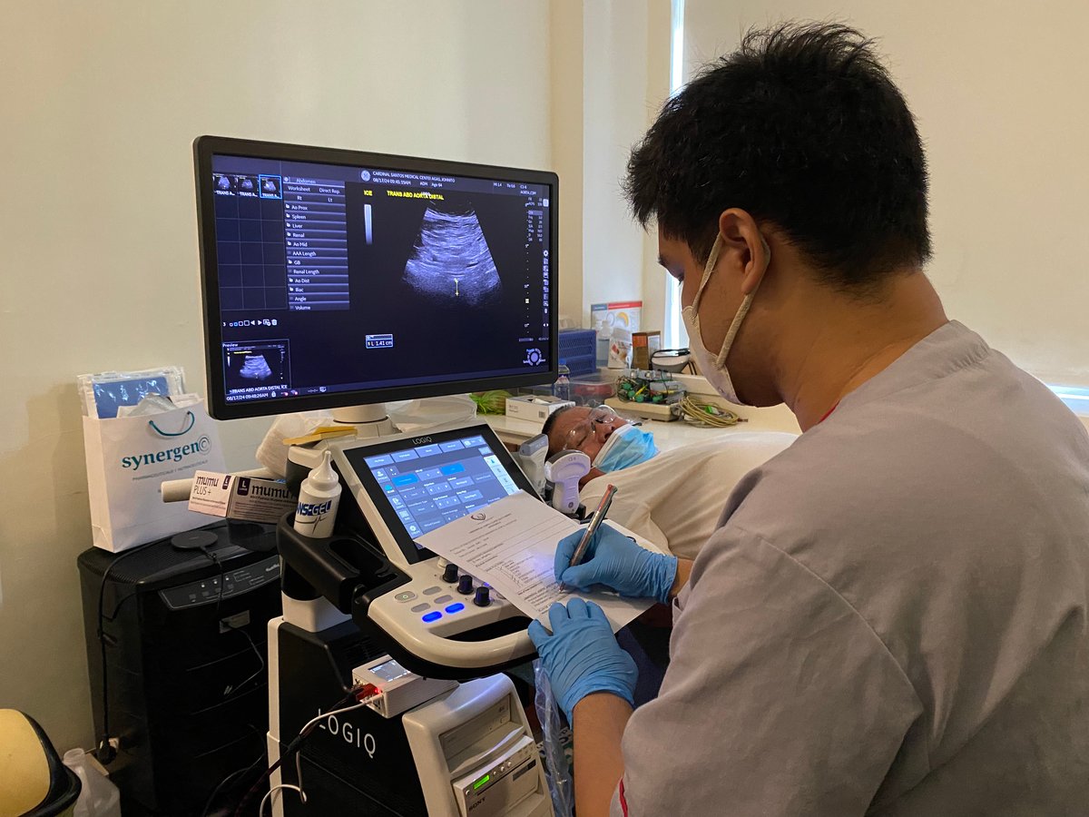 YSAIAH Seth Peñamante, a vascular technologist of CSMC, performs an ultrasound examination on a patient to check for AAA.